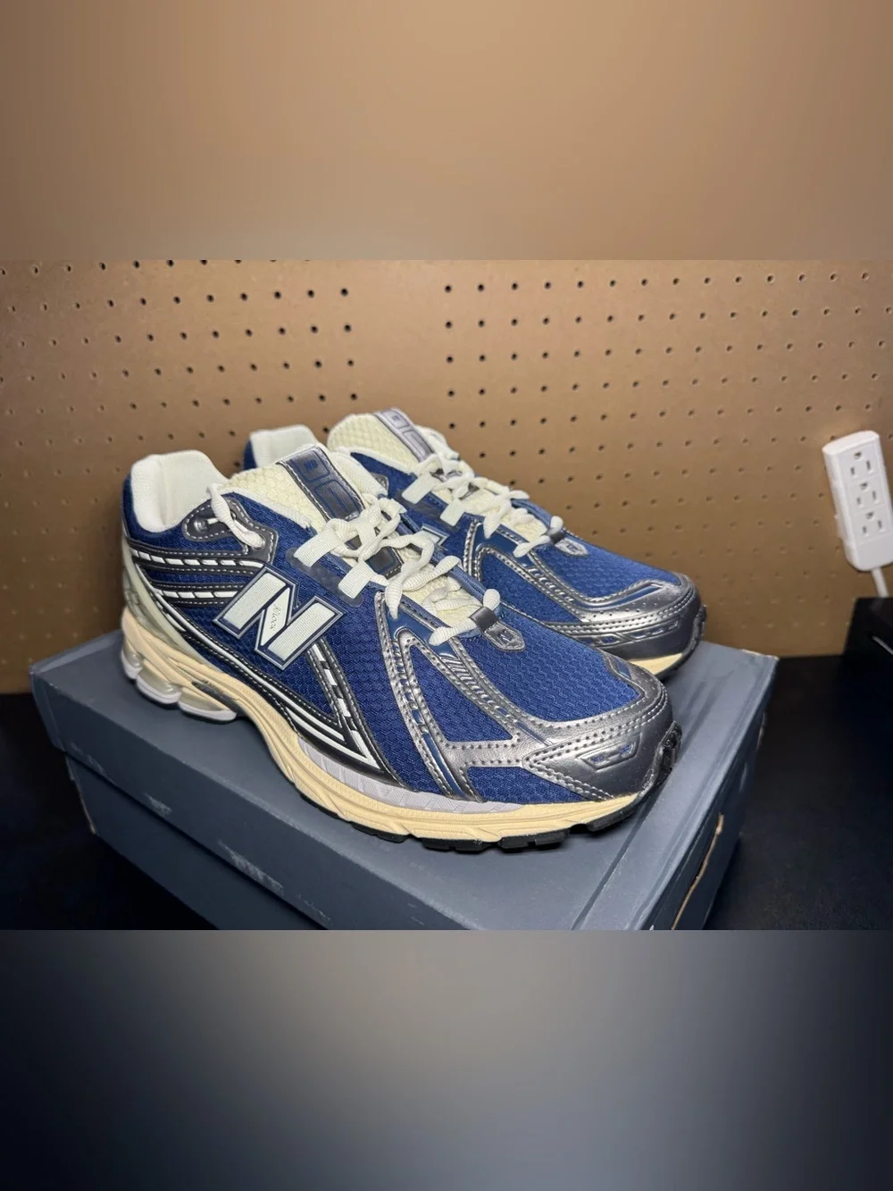 New Balance 1906R Size 11 Men’s